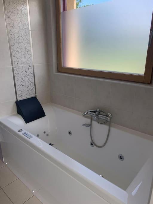 Gite De La Poupardiere, Maison De Campagne En Bordure De Riviere - 2 Nuits Minimum Villa Les Cresnays Dış mekan fotoğraf